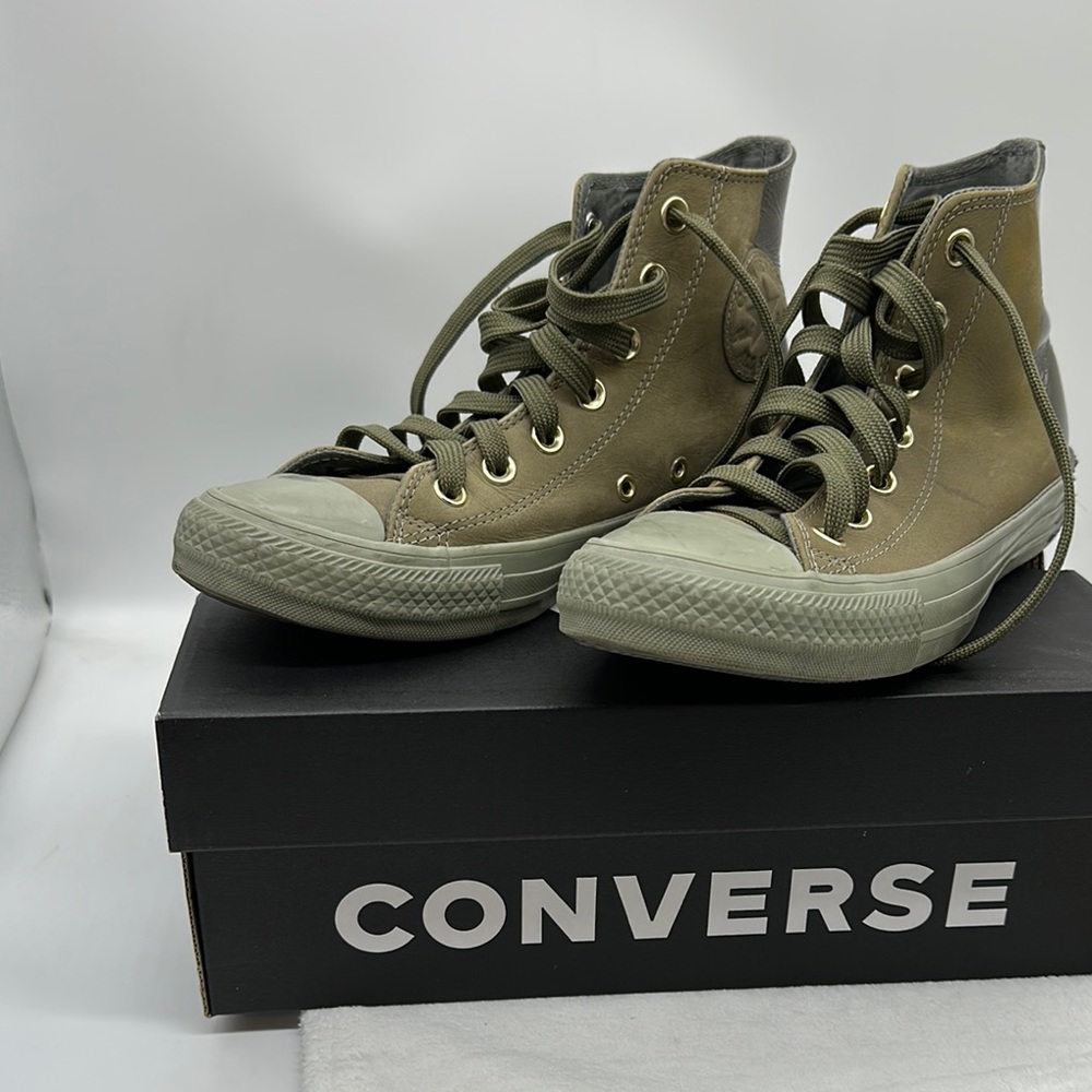 Converse Chuck Taylor All Stars Men’s Size 6 Color Kakis/Tan/Chocolate